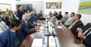 শীর্ষ ব্যবসায়ী ও শিল্প উদ্যোক্তাদের সঙ্গে তারেক রহমানের বৈঠক